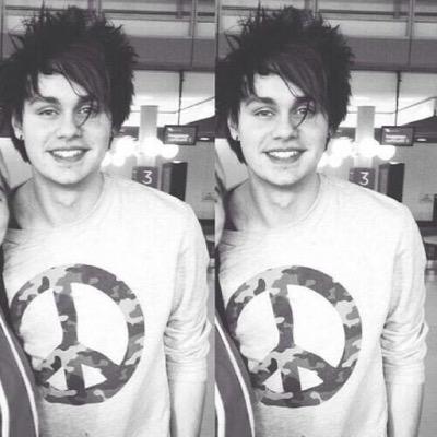 you just got a free follow from @horcruxmgc so go follow her
