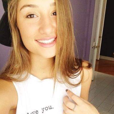 SavvMontanoSL's profile picture. I like penguins.