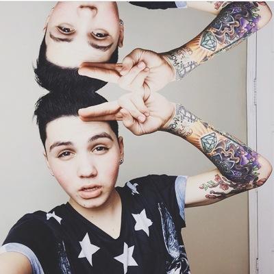 ✨ here is a free follow so go follow @soderhood bc she has a new acc and she follows back ✨