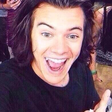 dont follow here follow @harryafxxx because she gave you a free follow and she follow back if you ask.