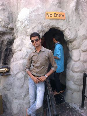 Hay frnds plz twitte meee i m avail....