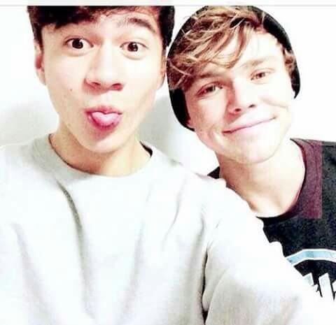 Calum_BAST96's profile picture. my real account is @wiskeythatass96 but i forgot the passwokrd do you gois can just fallow me here, and if you love pizza  dont forget to falloq