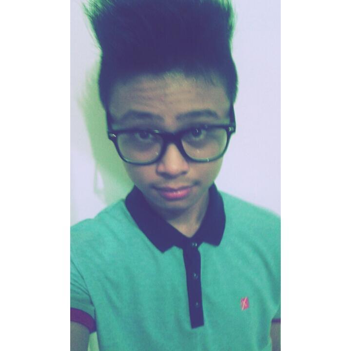 HI Stalker Im MR. SMILE i love shan and I still waiting for her ;)