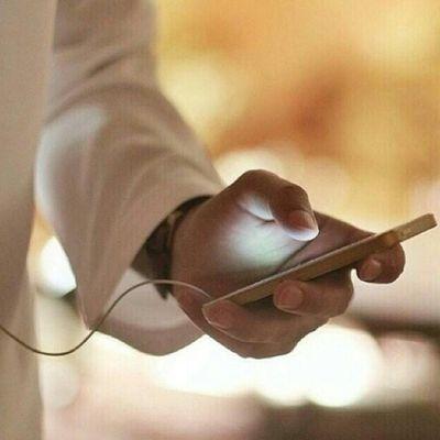 ‏أدري أحبابك كثير وماني أول همومك، واعرف إن أحبابي أكثر كثير لكن هم صعب يوصلونك، شفت فرق شعوري عن شعورك؟