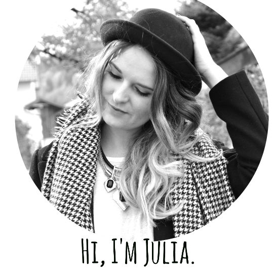 Student. Part-time blogger. Full-time dreamer. If you're racist, sexist or homophobic you may keep away from my site. Thx. All others: Hi, nice to meet you! x J