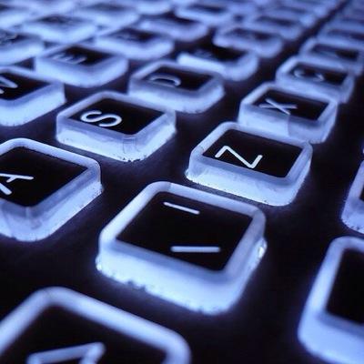 スロット,せどり,ネットビジネスに関しての情報発信しています。興味ある方は是非フォローお願いします。ブログもやってるので、よろしくお願いします(^^)