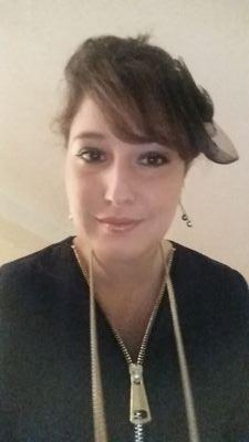 Web marketing MBA student, love hospitality industry, French gastronomy, exhibitions with friends