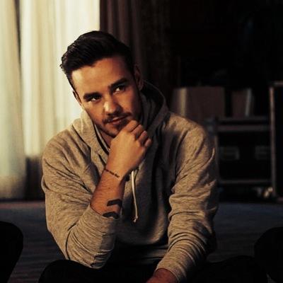 TE DEI UM FOLLOW GRATIS, AGR SIGA @isntpayno ... ELA ESTA EM META