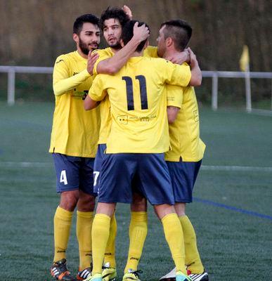 Twitter NO OFICIAL del @CXSanxenxo equipo que milita en la categoría de tercera division. Fundado en 1983 #CXS #SangreAmarilla #imossanxenxo