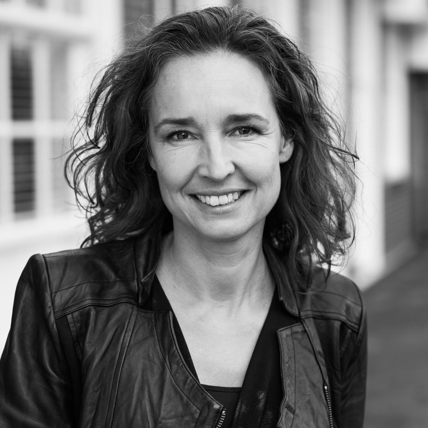 Mede eigenaar InterZin
Onderwijs, coaching, interim-leider,RvT,
moeder, echtgenoot, zus en wat al niet meer.
Rijnland, persoonlijk leiderschap, betrokken