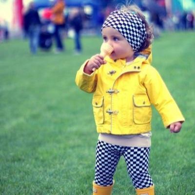 Adorable two year old little girl~Loves to give hugs and kisses~Smiles a lot~Daddies: @UnicornHornPuke and @AlexxGYo ~#DiscriptiveRP #StandUpForOCs