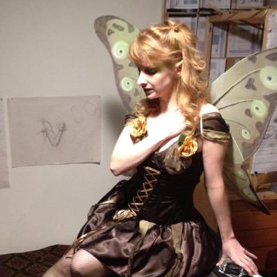 Educator, Kinkster, Hiker, Exhibitionist, Poly, Gluten-free, Paleo Wannabe, Mommy of Rats and Sugar Gliders