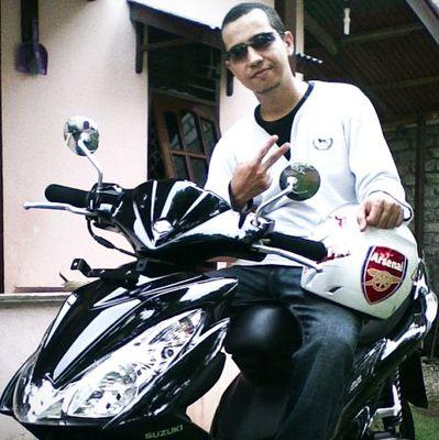 vanperzie_sadiq's profile picture. Upah yang diperoleh dari kejujuran
lebih baik dari pada kekayaan yang
didapat dari kecurangan