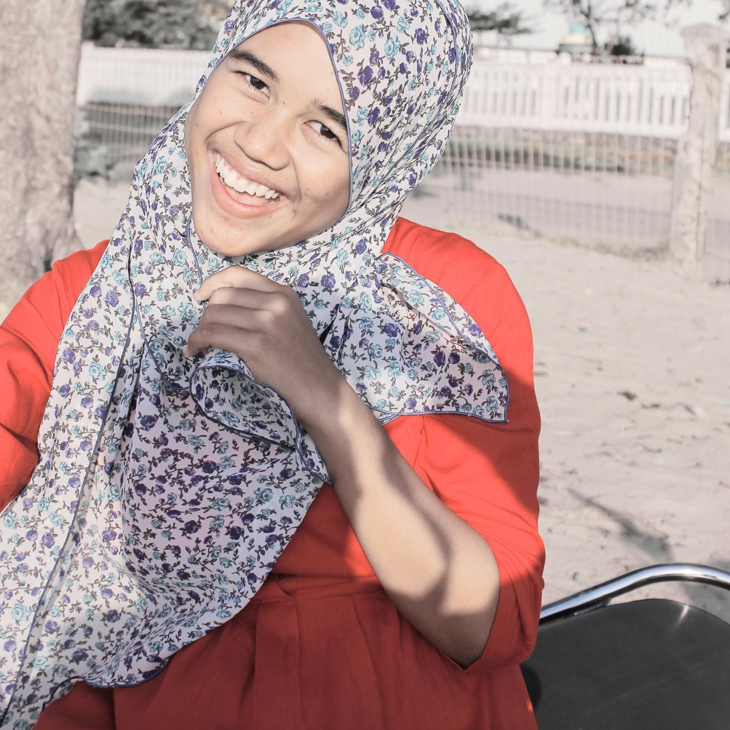 My name is Larassati Sri Wahyuni. I was on Mey 16th 1998. My nick name just Laras ;)