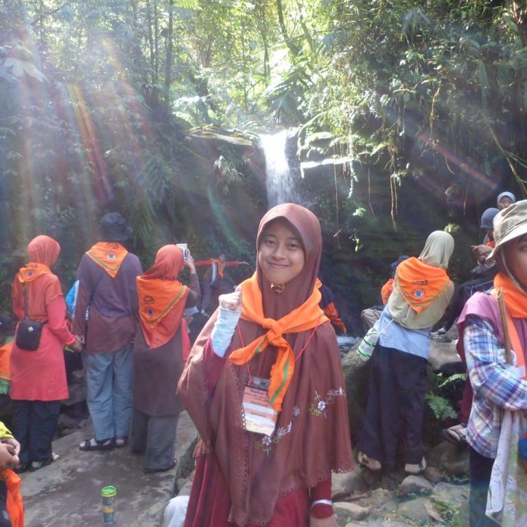 * SMAN 101 JKT'12 * Cordova Entrepreneurship School #18 Pin BB 75284FD9 - Oriflamers - Sekolah Alam Bintaro - WA 0888-0838-4412