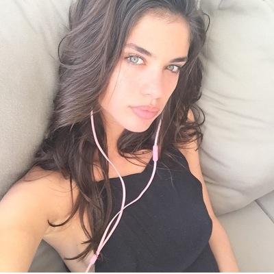 [02-07-14 The real Sara gave me a fav at 3:17 pm] Model♥️You Only Live Once #AngelsTeam Kik: Sari_Sampaio