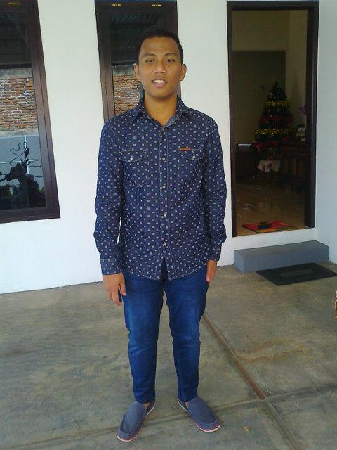 In Relationship with @ChristinKulon