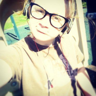 I'm just a girl that makes YouTube videos and living in the country with my horses and trucks is my life
bye :)