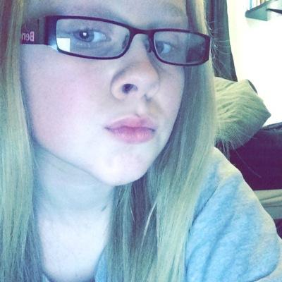 follow me i always follow bak xx