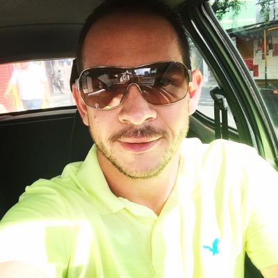 Eterno Apaixonado pela vida!! .. São Jorge vela por mim e pelos meus, protegendo-me com suas armas.