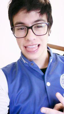 Cantor, Muay Thai e Boxe.  ♥  http://t.co/CzmCT7avcQ     ♥  http://t.co/hMiMzRUsTS…     ♥  …llings-thoughts-specialboy.tumb