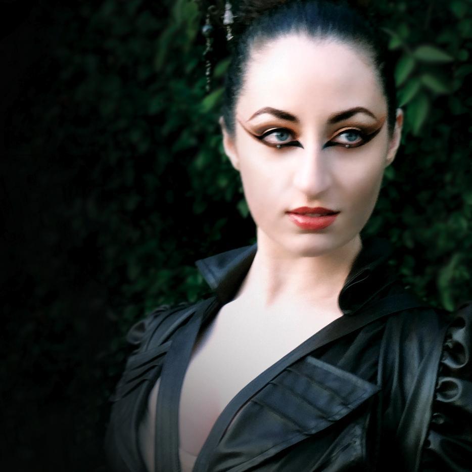 EleniViolaris's profile picture. UK-based singer, songwriter & music producer. Avid kitty collector, art lover & dreamer of dreams.