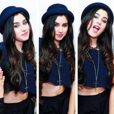 PLEASE FOLLOW @SEASIDEKORDEI SHE REALLY LOVES YOU