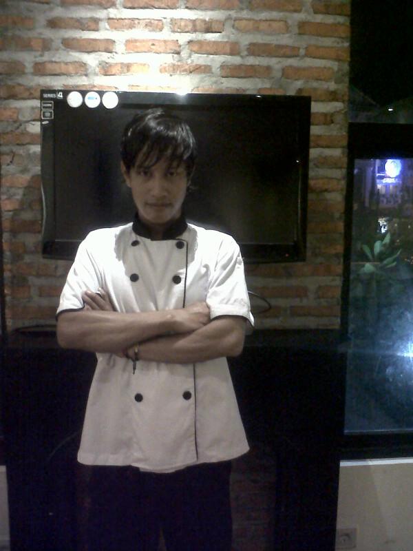 Am i Freak muse and like cooking ☺