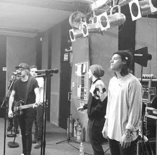 Gracias @tvtelehit son los mejores al traer a nuestros ídolos