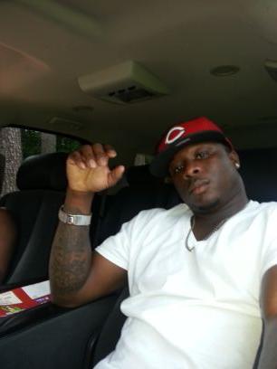 I dont fuck with alot of ppl just a few! An spend mi time bein a good father. Other than dat fuck da bullshit!!