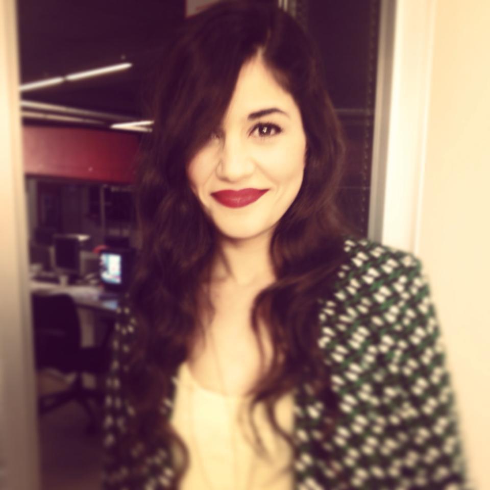 Sadace Beni Böyle Sev #ayşemömer #edatolga #mazhareyhan :):D adım zeynep özgüç karslıyım