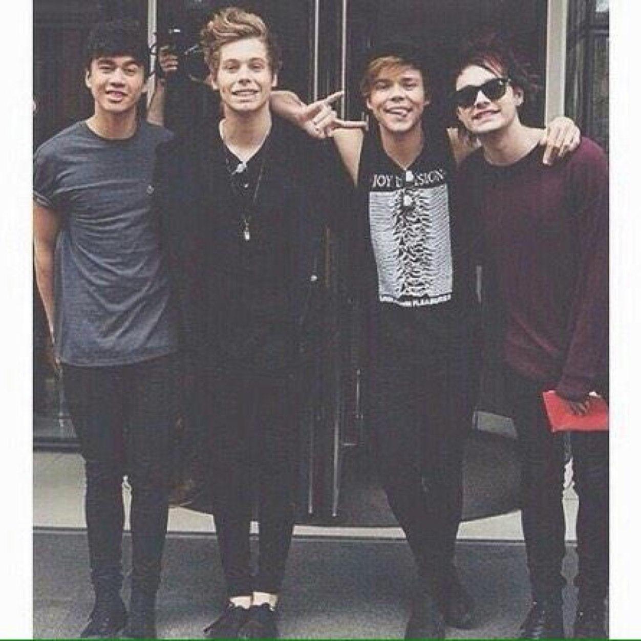 ~Five different types of Spaghetti sauce that i only eat in the summer~ i love you guys so so so much :)) access to michael/4