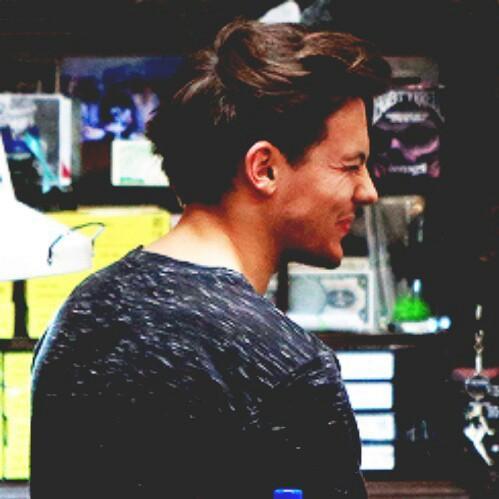 ♡✧˖*୨୧i'm here to tell you how much louis william tomlinson loves you.if you ever feel sad,read through my tweets or dm me୨୧*˖✧ﾟ♡  ~@russettchuckles