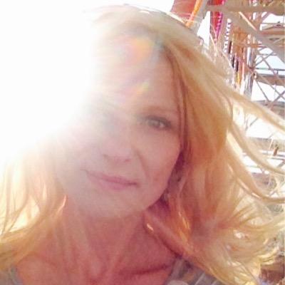 ECE, ELC Program Specialist, blogger, foodie, children's literature aficionado...inspired to see beauty in ordinary things and to live a creative life everyday!