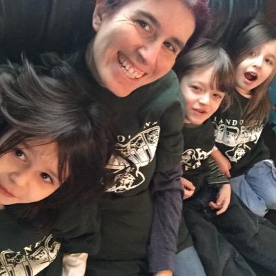 a triplet mother of four year olds making it work! learn to be at home with your kids and earn money at the same time!