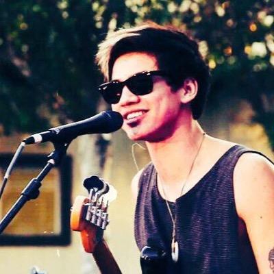 free follow from @the5sosdonut