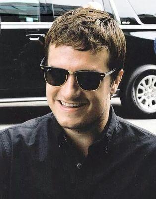 DesiireeMS's profile picture. ♡Joshua Ryan Hutcherson♡ In a 23 I realized it was more than an actor for my. IDOL ∞ HUTCHER *23/8/13* ♥JOSHIFER♥♡Jennifer Lawrence♡ Spanish/English ~Sevilla~