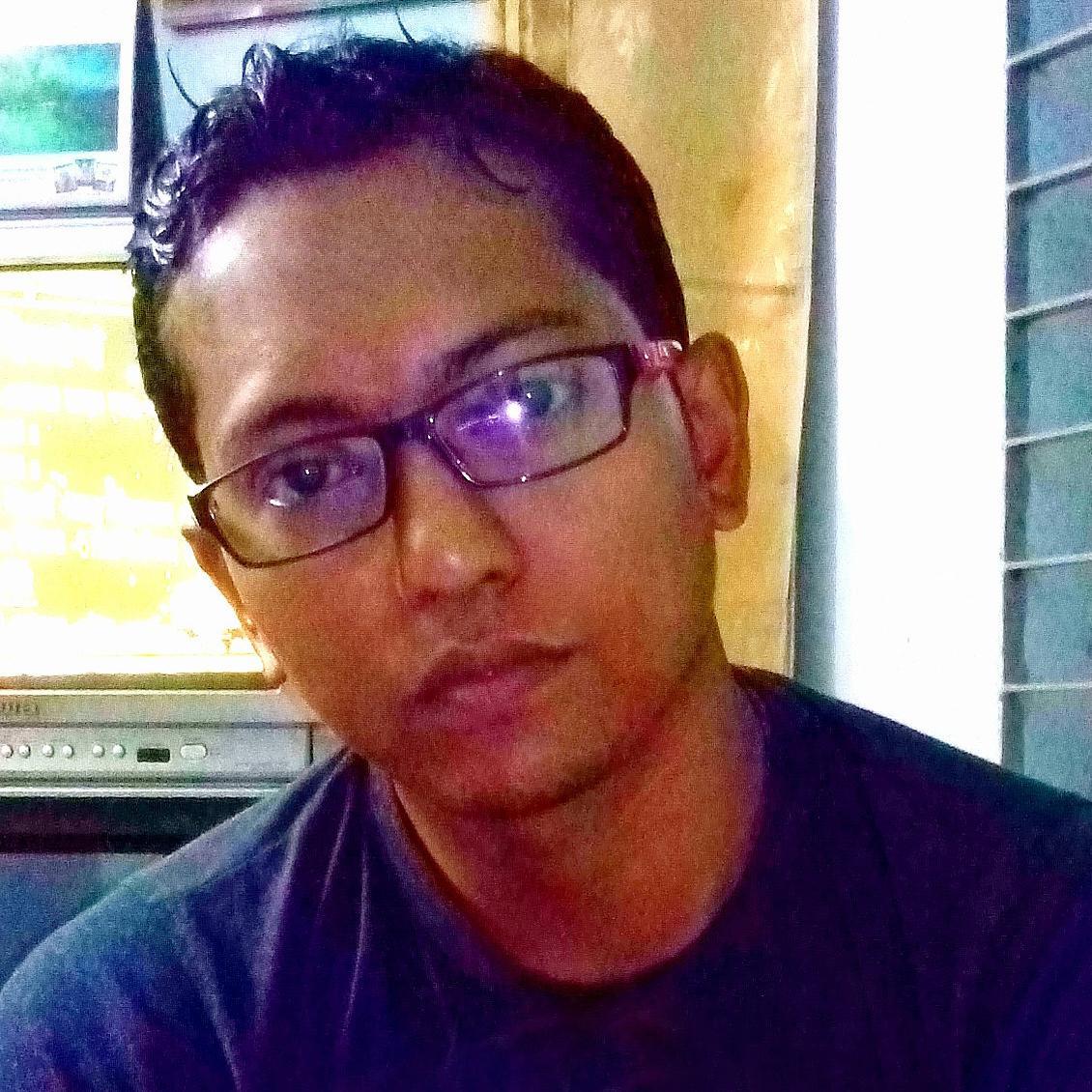 মানুষকে অবিশ‍্বাস করা পাপ আর তাই মানুষকে বিশ্বাস করে প্রতিনিয়ত ঠকি,তবুও বিশ্বাস করে যাই....!