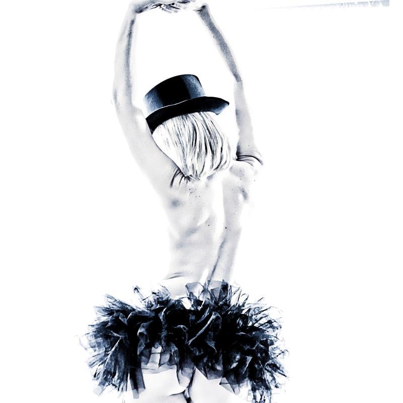 Love the female form - and photographing it!!