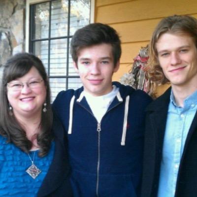Happy Mom of two famous children @lucastill.  Live in ATL but always have one foot planted in Hollywood!  Environmental Chemist, reader, and love technology.