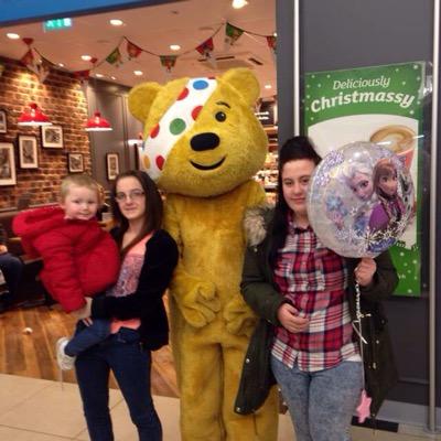 Profile Picture of Aimee Devine Xo! ❤️ ❤️ (@DevineAimee) on Twitter