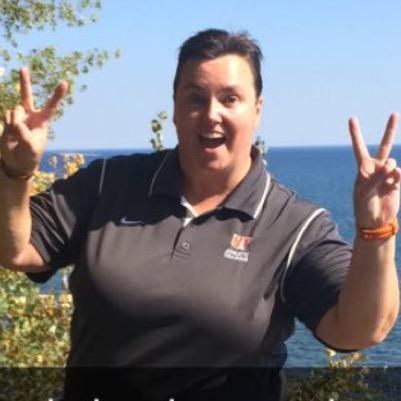 G'Day Mates! Austraila born & raised idk why I'm in Ohio. Love Oscar me weiner dog! World's best athletic trainer. GOilers. UFBBALL FO LYFEE. Vine: YaGurlFiona