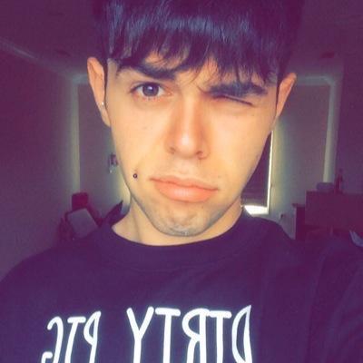James loves you and knows you exist! ♥ Congrats on your follow :) X this is a free follow from @ElieTWMayniac (she follows back)
