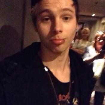 hi cutie, go follow @deepthroatmuke and ask for a follow back