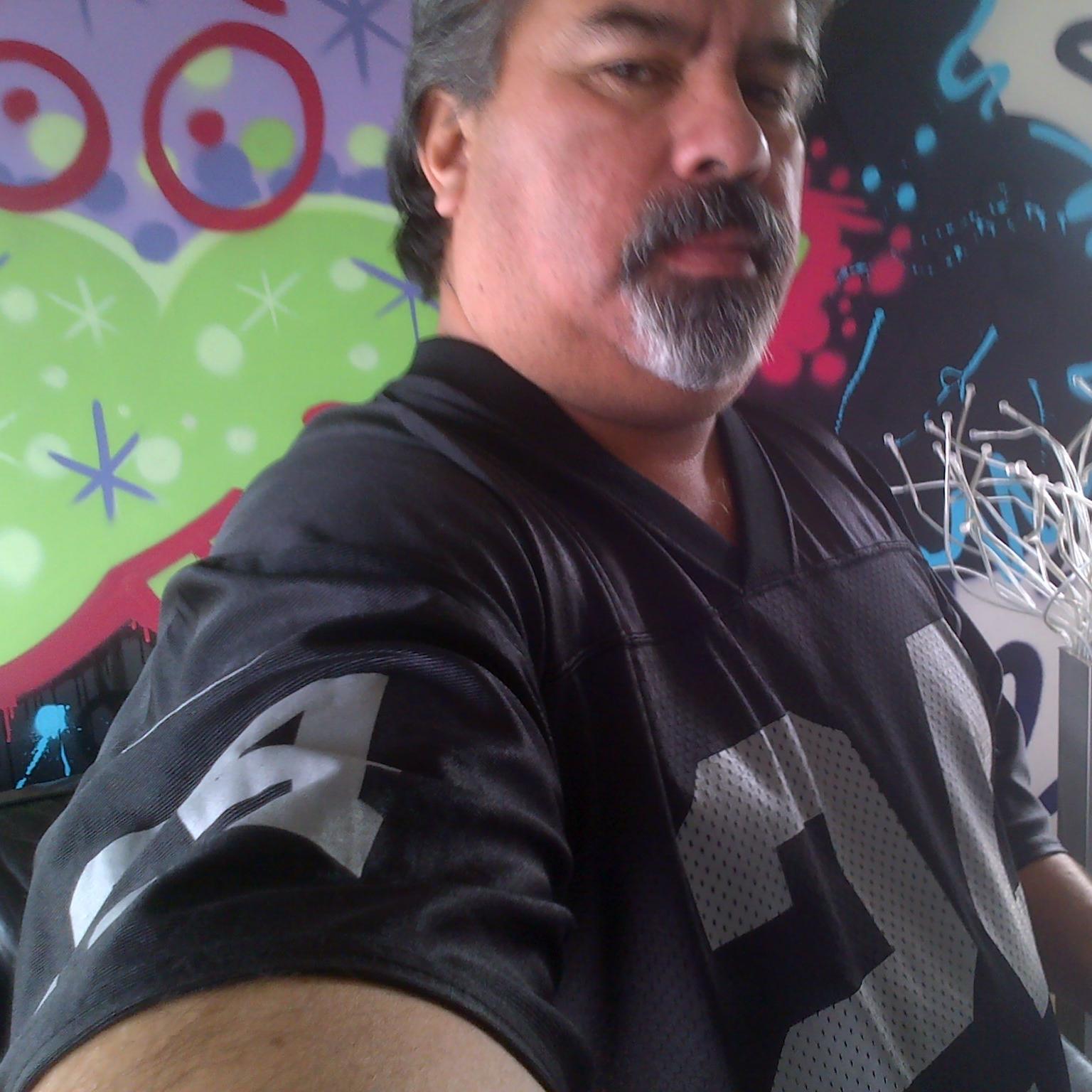 🇺🇸  🇺🇸 Looking to see what's going on....
Live ~ Laugh ~ Love 🖤 #RaiderNation
Just Win Baby ☠