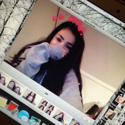 @LUKESTAMPON gave u a free follow so go follow her ;-)))