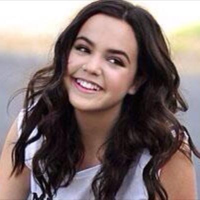 Bailee inspire me day to day to be what I want, I think is an excellent person and I love how interact with her fans.