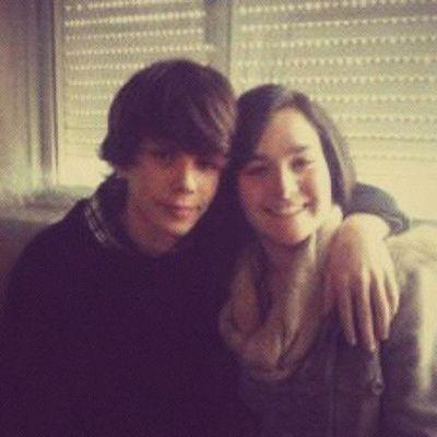 1ecdf4195ebb4ff's profile picture. 