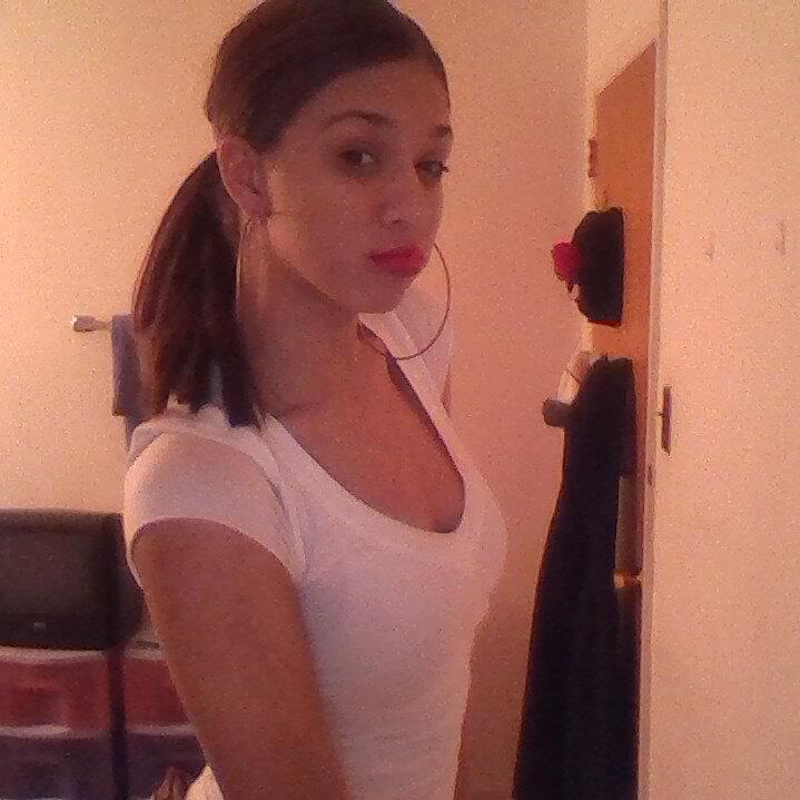 trust no guy:) outgoing :)  lowkey;*