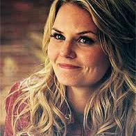 Trabajando de Sheriff en Storybroke. Hija de Snow y Charming. Dicen que soy la salvadora, pero no lo creo.